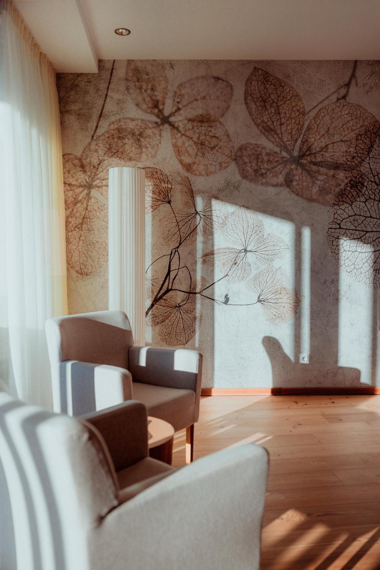 Der Waldhof Hotell Vollan Exteriör bild