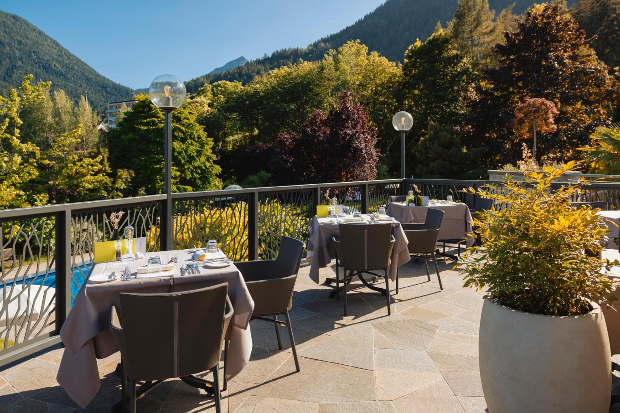 Der Waldhof Hotell Vollan Exteriör bild