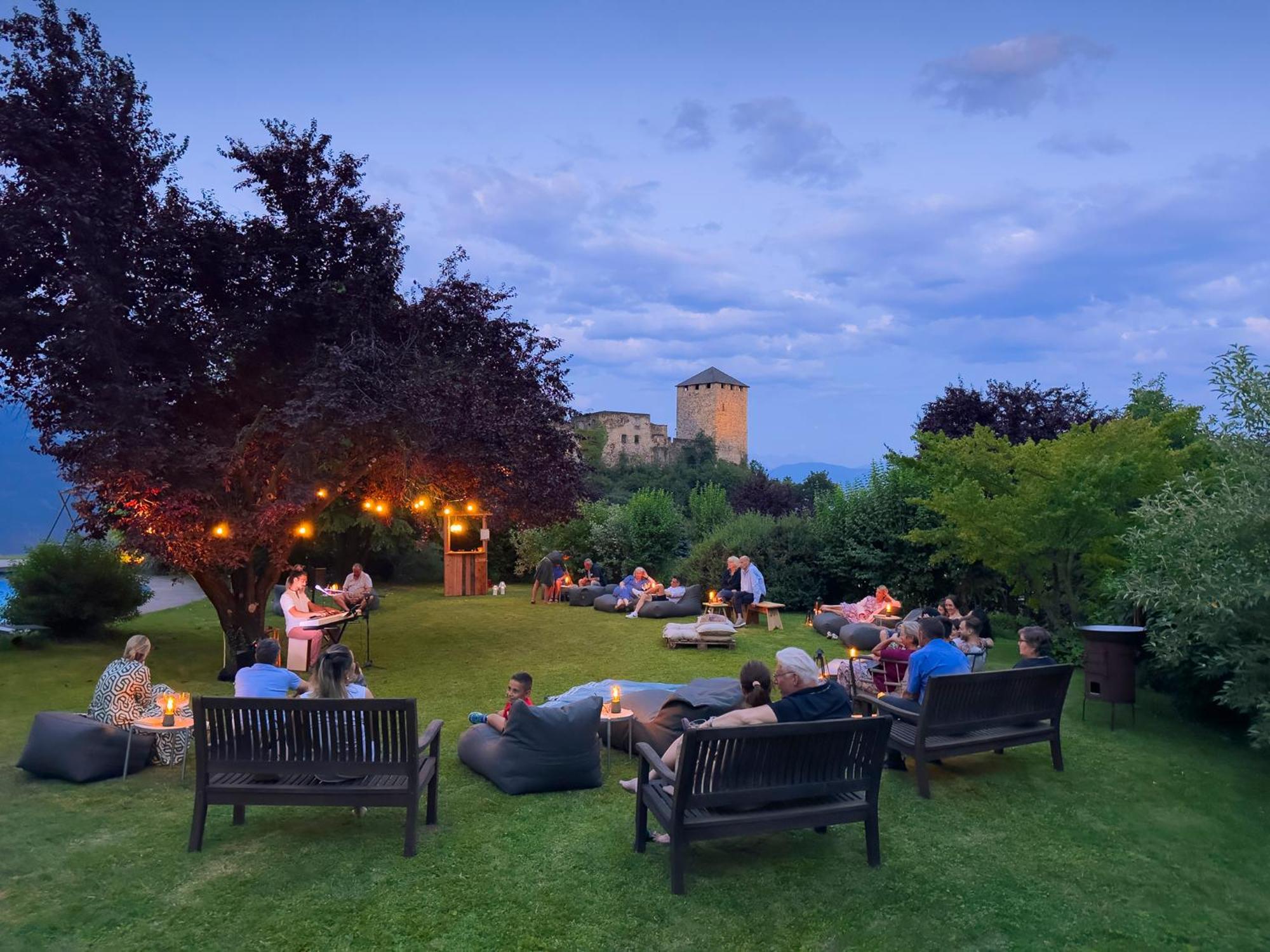 Der Waldhof Hotell Vollan Exteriör bild