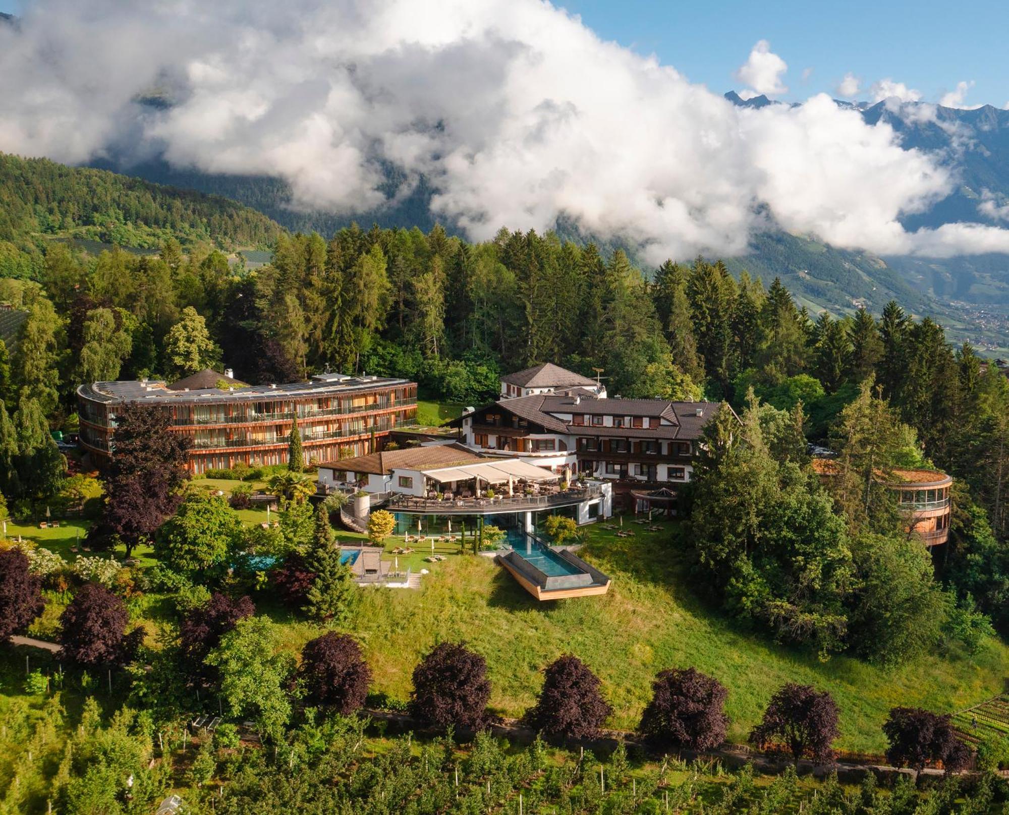 Der Waldhof Hotell Vollan Exteriör bild